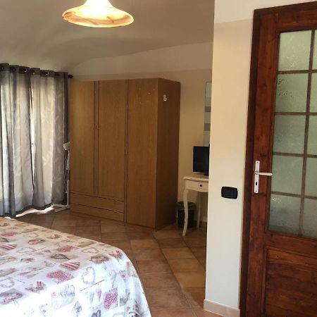 B&B Sotto Le Mura 파본느카나베세 외부 사진
