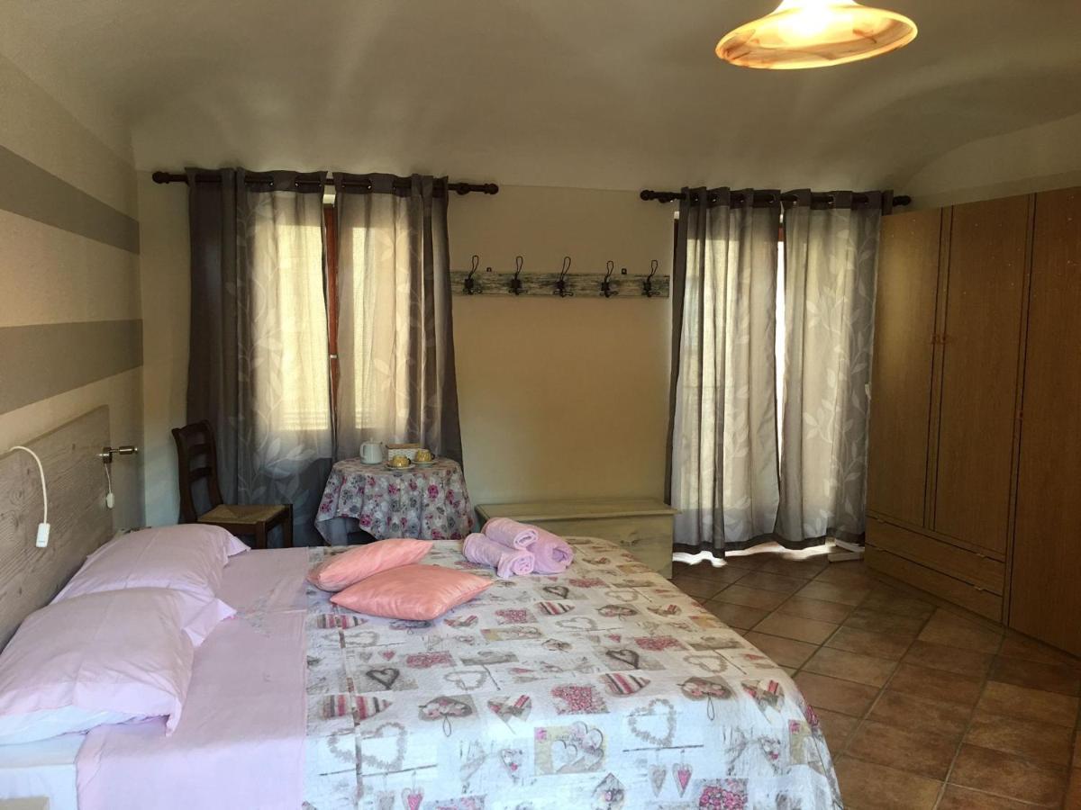 B&B Sotto Le Mura 파본느카나베세 외부 사진
